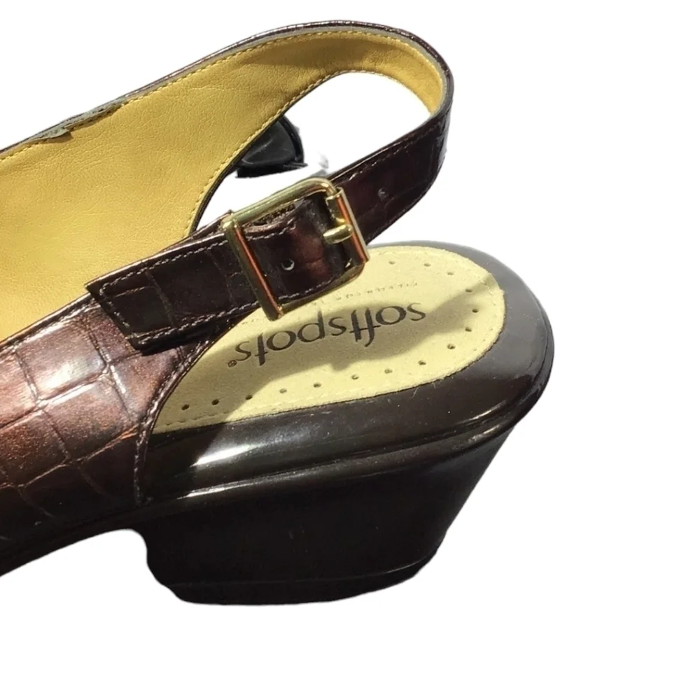 Softspots Woman's Wedge Sandals NWOB Size 9W